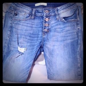 Size 3 distressed Kancan